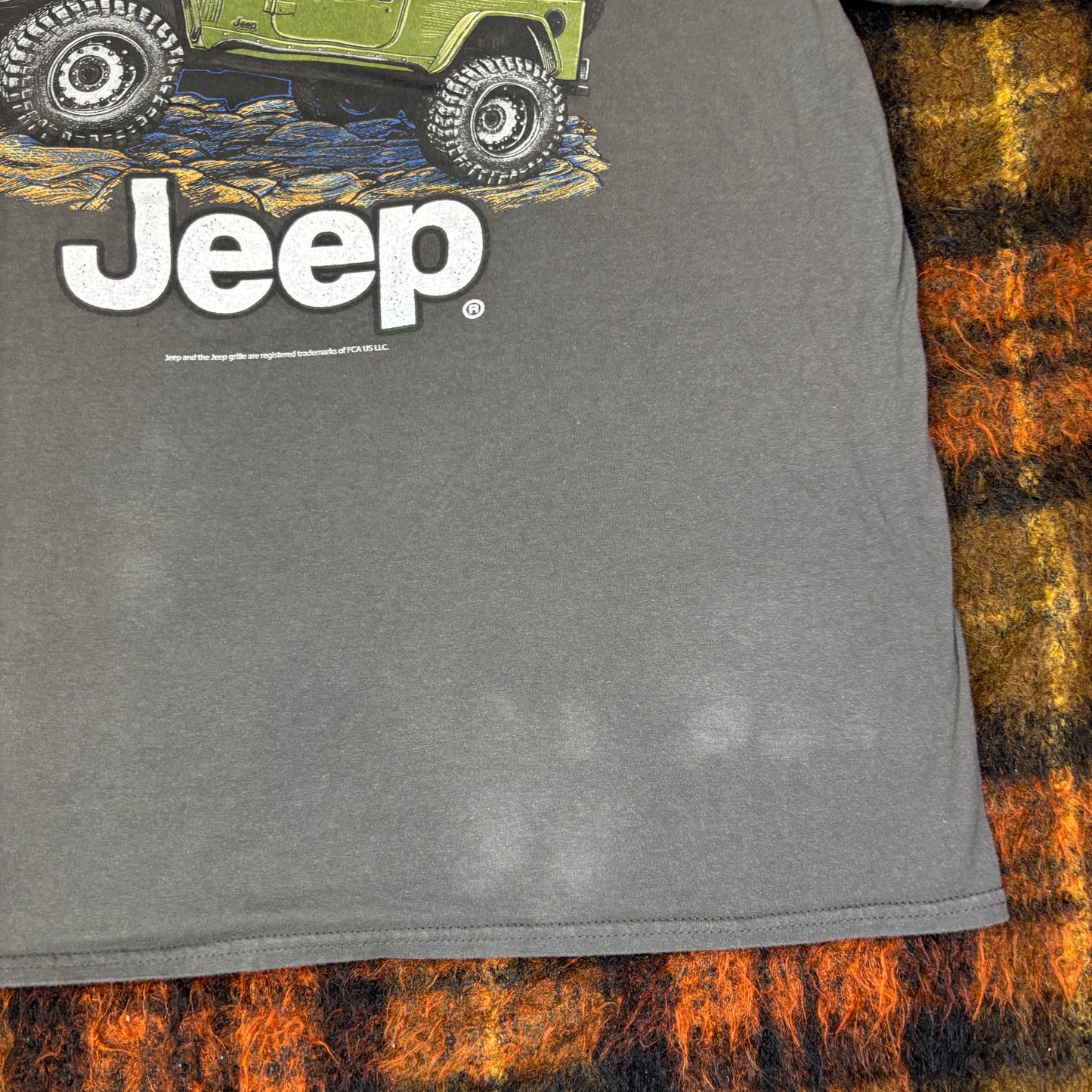 【Jeep公式】ビッグフット オフロードTシャツ|アウトドア × SUVグラフィック