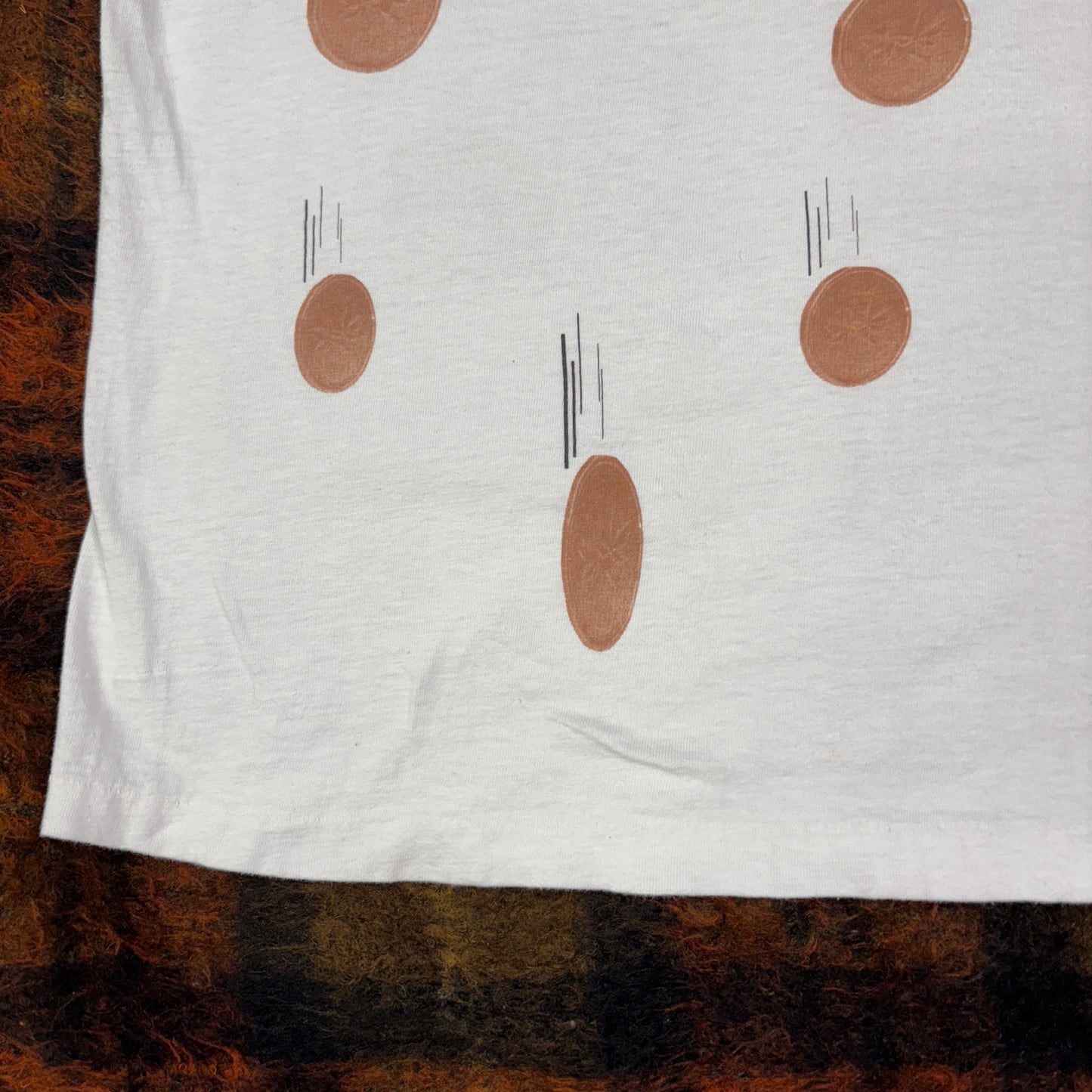 【ヴィンテージ風】Food City “Pay A Cent Event” 両面プリントTシャツ/ユニークペニーデザイン/USAカルチャー系・古着スタイルに◎