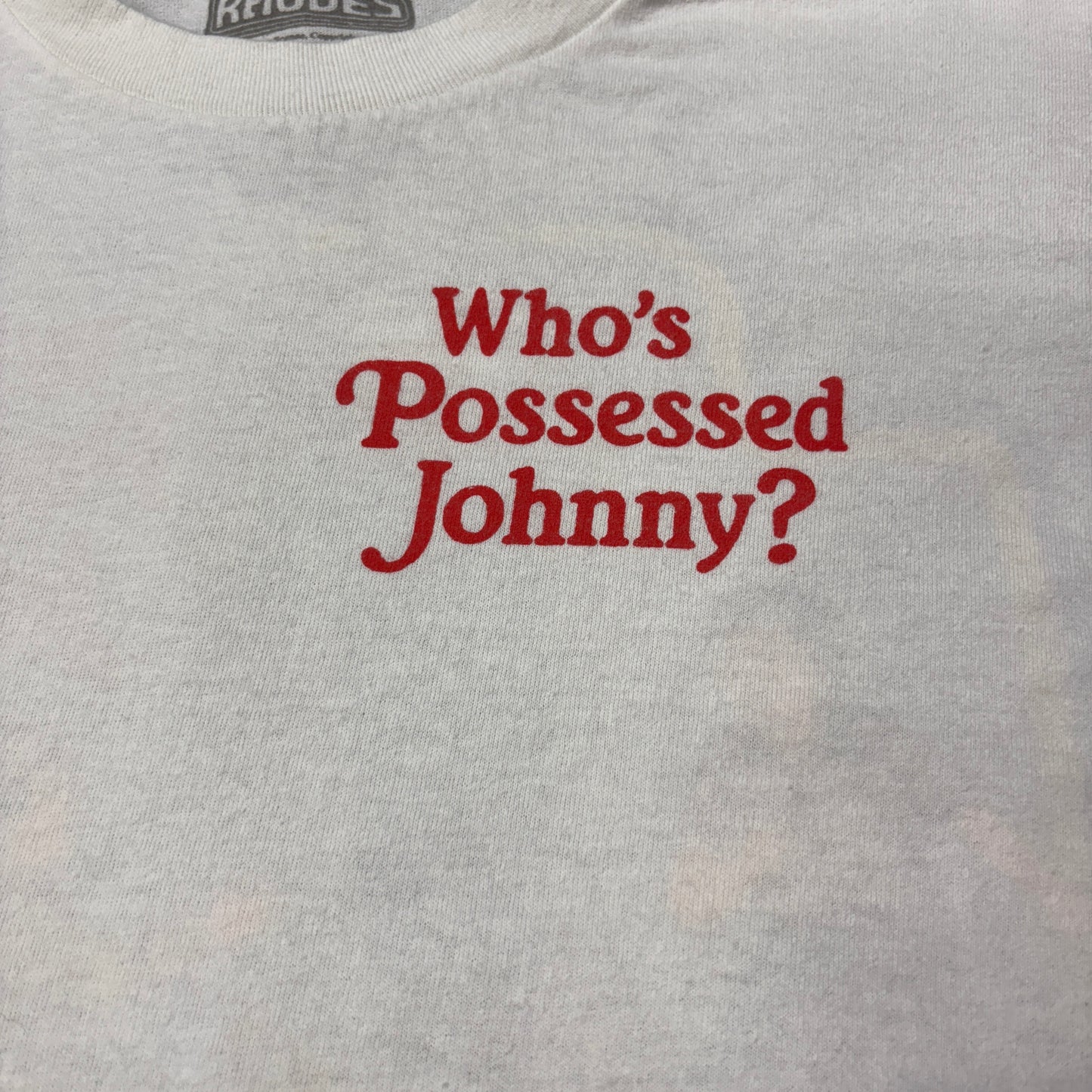 【Steven Rhodes】Who’s Possessed Johnny? ホラー風ヴィンテージTシャツ|ユーモア × ブラックジョーク × アートT