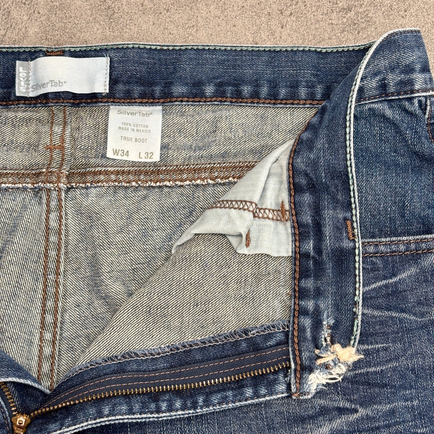 Levi’s SilverTab TRUE BOOT デニム W34 L32 メキシコ製 100%コットン ブーツカット Y2K ジップフライ 色落ち シルバータブ