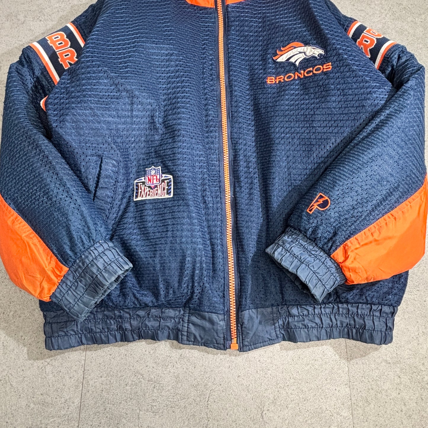 90s PRO PLAYER DENVER BRONCOS ナイロンジャケット ネイビー×オレンジ 刺繍ロゴ NFL公式モデル リバーシブル