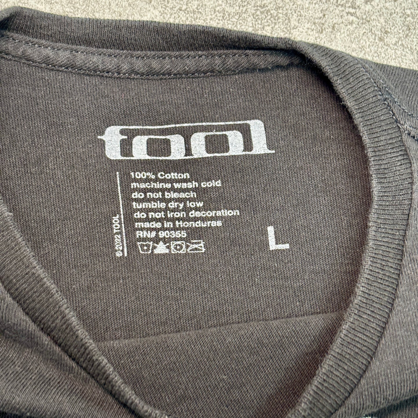 【バンドTシャツ】TOOL トゥール バンドTシャツ ロサンゼルス発 ストリートロックプリント ブラック Lサイズ