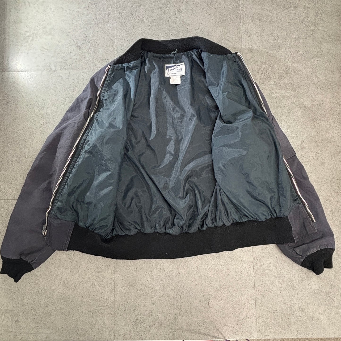 90s USA製 Federal Express(FedEx) Stan Hermanデザイン R&R Uniforms YKK/USAジップ 反射テープ ワークボンバージャケット L REG