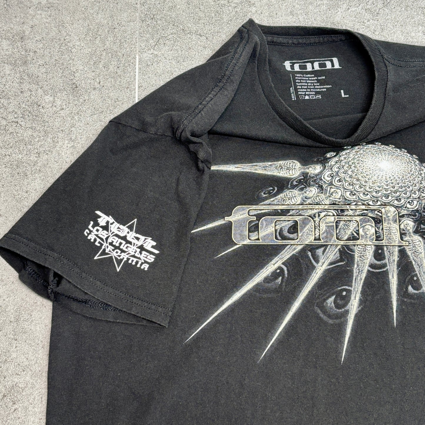 【バンドTシャツ】TOOL トゥール バンドTシャツ ロサンゼルス発 ストリートロックプリント ブラック Lサイズ