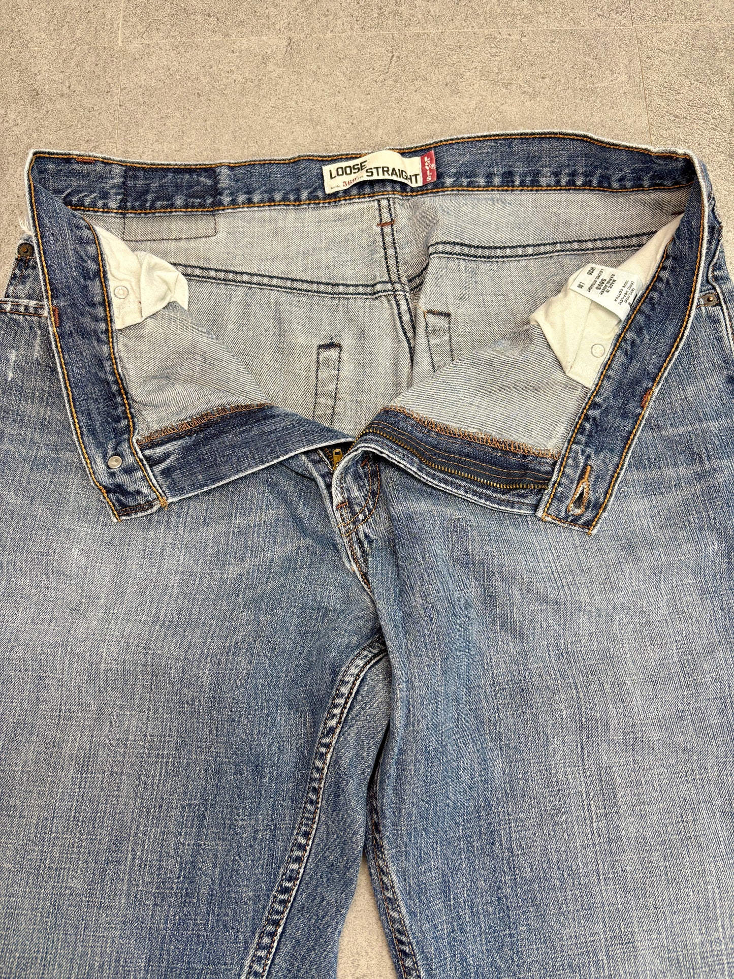 Levi’s 569® Loose Straight デニム W36 L30 レッドタブ ライトインディゴ ダメージ/ヒゲ/アタリ 00s ジップフライ