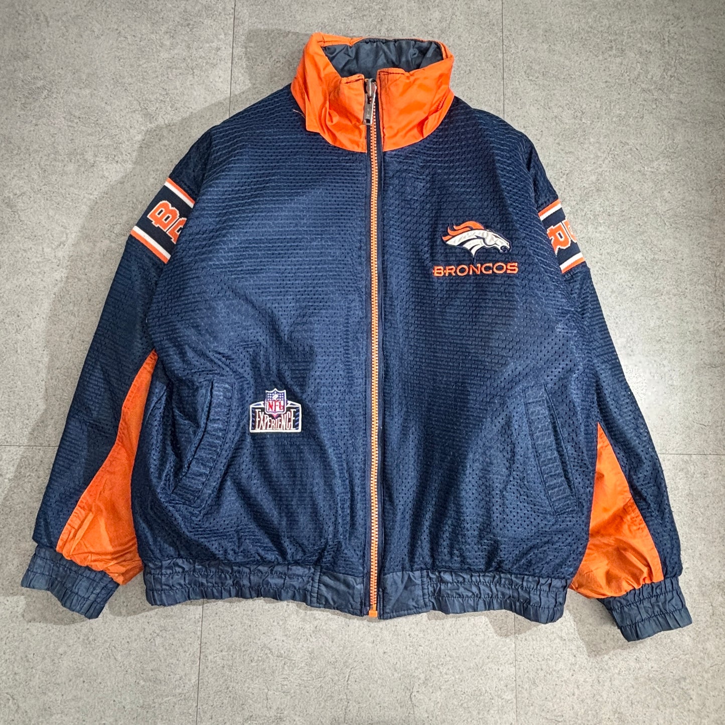 90s PRO PLAYER DENVER BRONCOS ナイロンジャケット ネイビー×オレンジ 刺繍ロゴ NFL公式モデル リバーシブル
