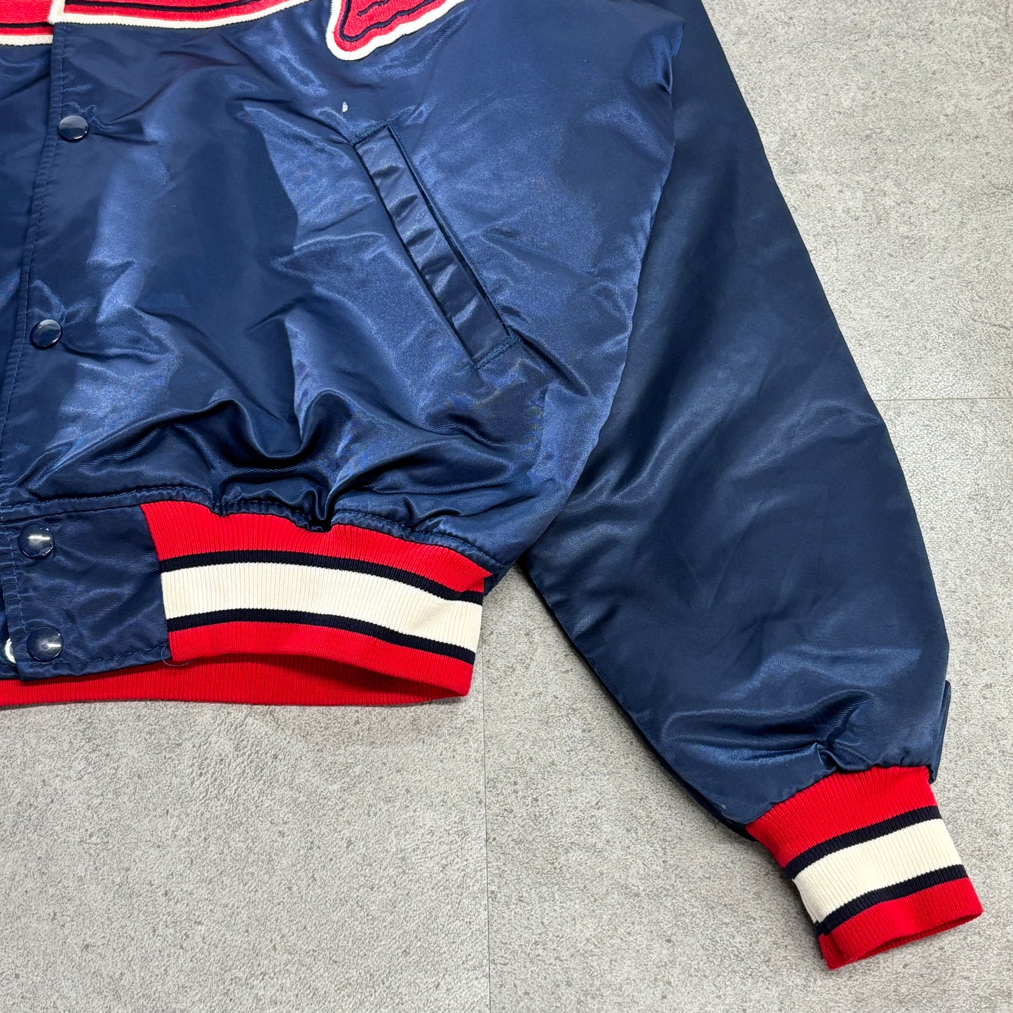 90s USA製 STARTER “MLB DIAMOND COLLECTION” ATLANTA BRAVES サテン スタジャン L ネイビー×レッド ビッグロゴ