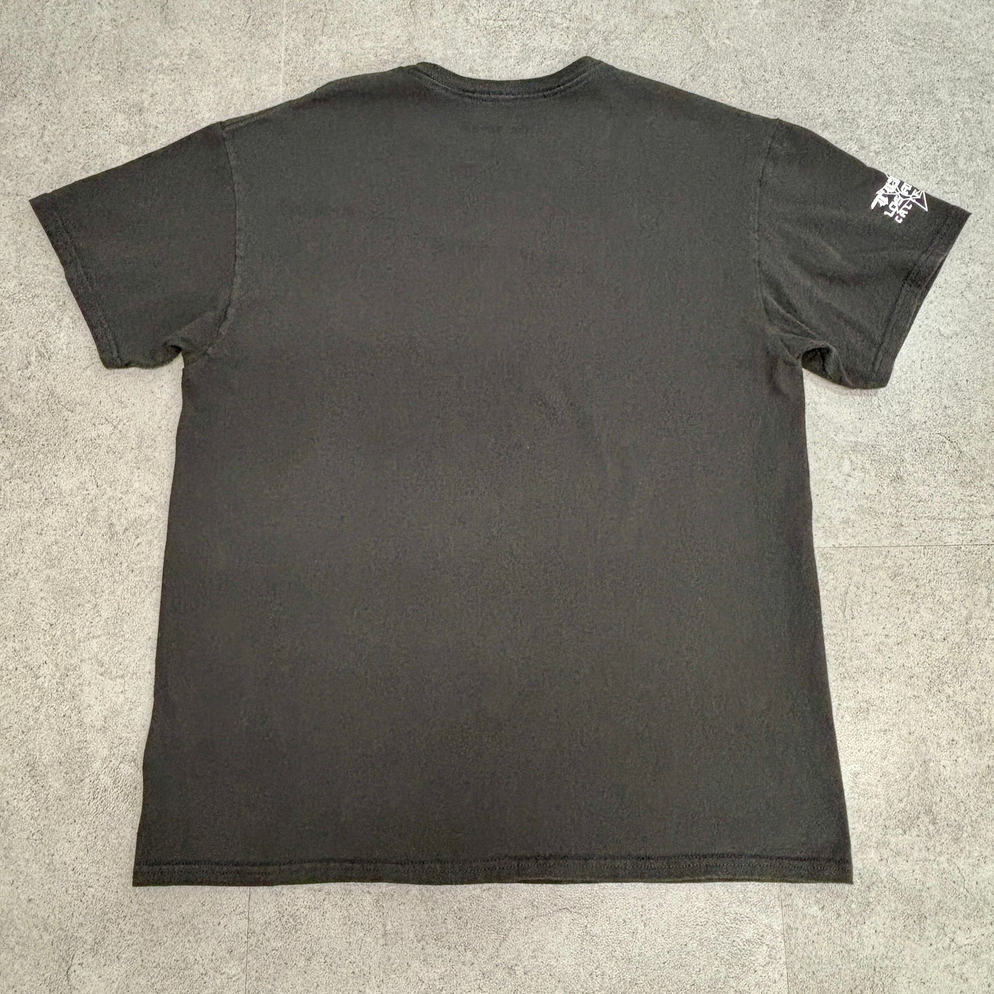 【バンドTシャツ】TOOL トゥール バンドTシャツ ロサンゼルス発 ストリートロックプリント ブラック Lサイズ