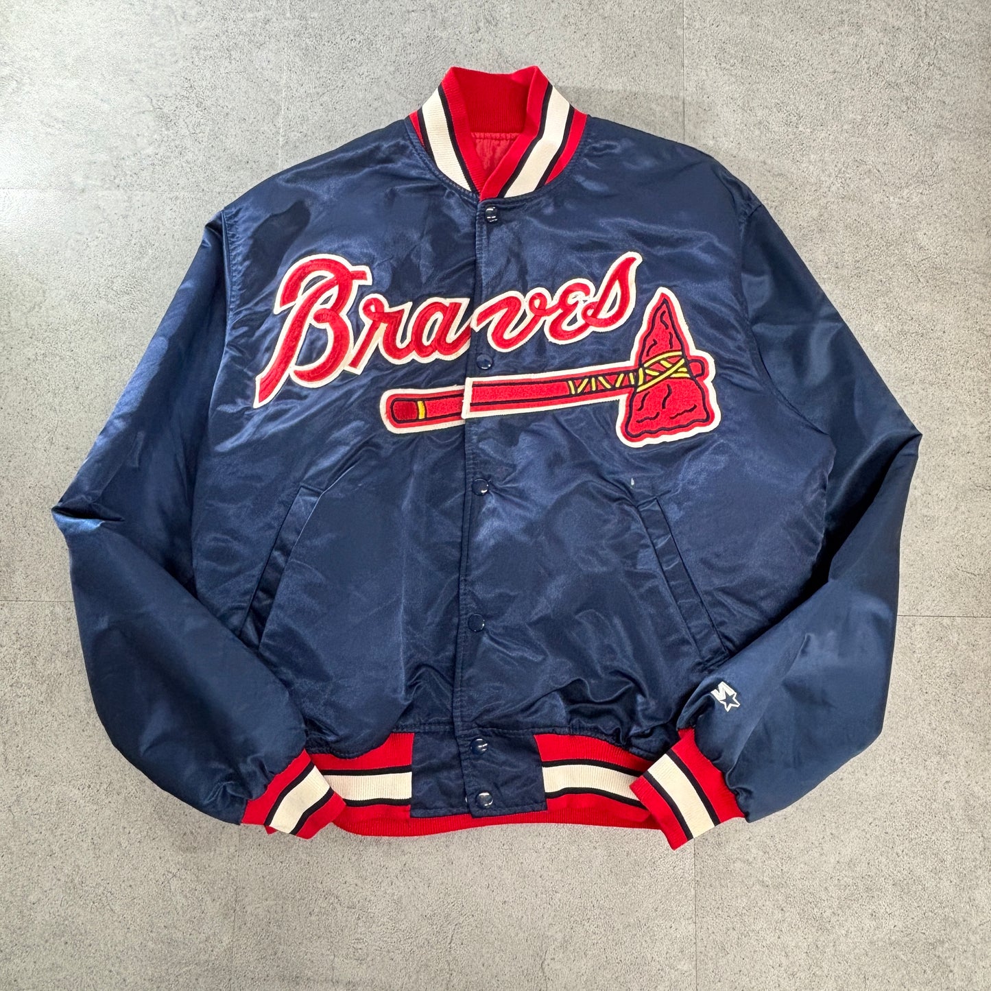 90s USA製 STARTER “MLB DIAMOND COLLECTION” ATLANTA BRAVES サテン スタジャン L ネイビー×レッド ビッグロゴ