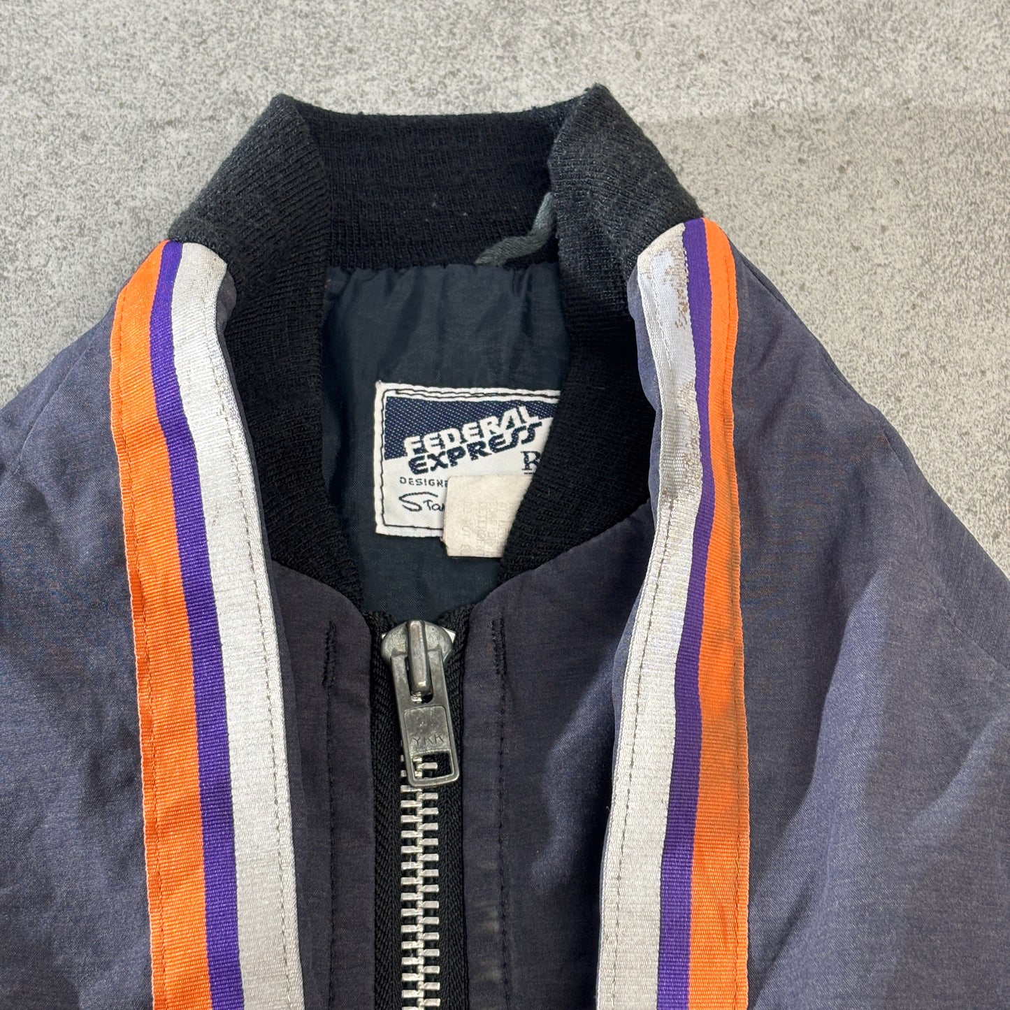 90s USA製 Federal Express(FedEx) Stan Hermanデザイン R&R Uniforms YKK/USAジップ 反射テープ ワークボンバージャケット L REG