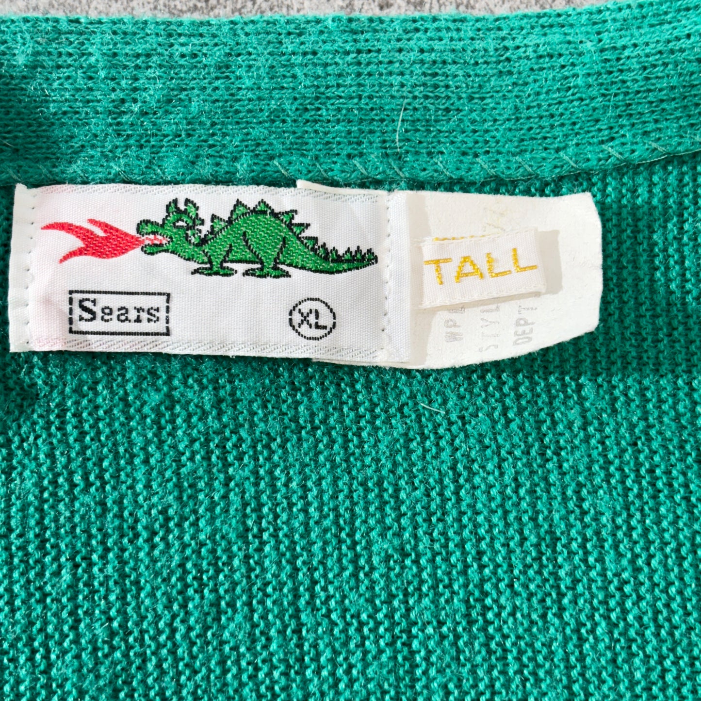 【60s〜70s ビンテージ】Sears ドラゴン刺繍 カーディガン XL TALL グリーン ニット アクリル