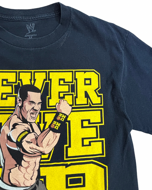 【WWE ジョン・シナ NEVER GIVE UP Tシャツ 半袖 ネイビー】10 YEARS STRONG プロレス ヴィンテージ 古着/5-3