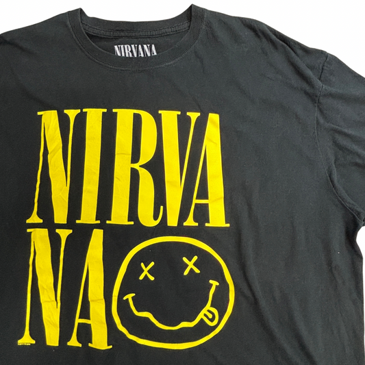 【NIRVANA（ニルヴァーナ）スマイリーフェイス ロゴプリントTシャツ】ブラック/7-13