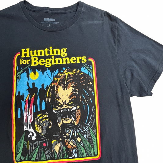 【PREDATOR（プレデター）“Hunting for Beginners” プリントTシャツ】ブラック/7-19