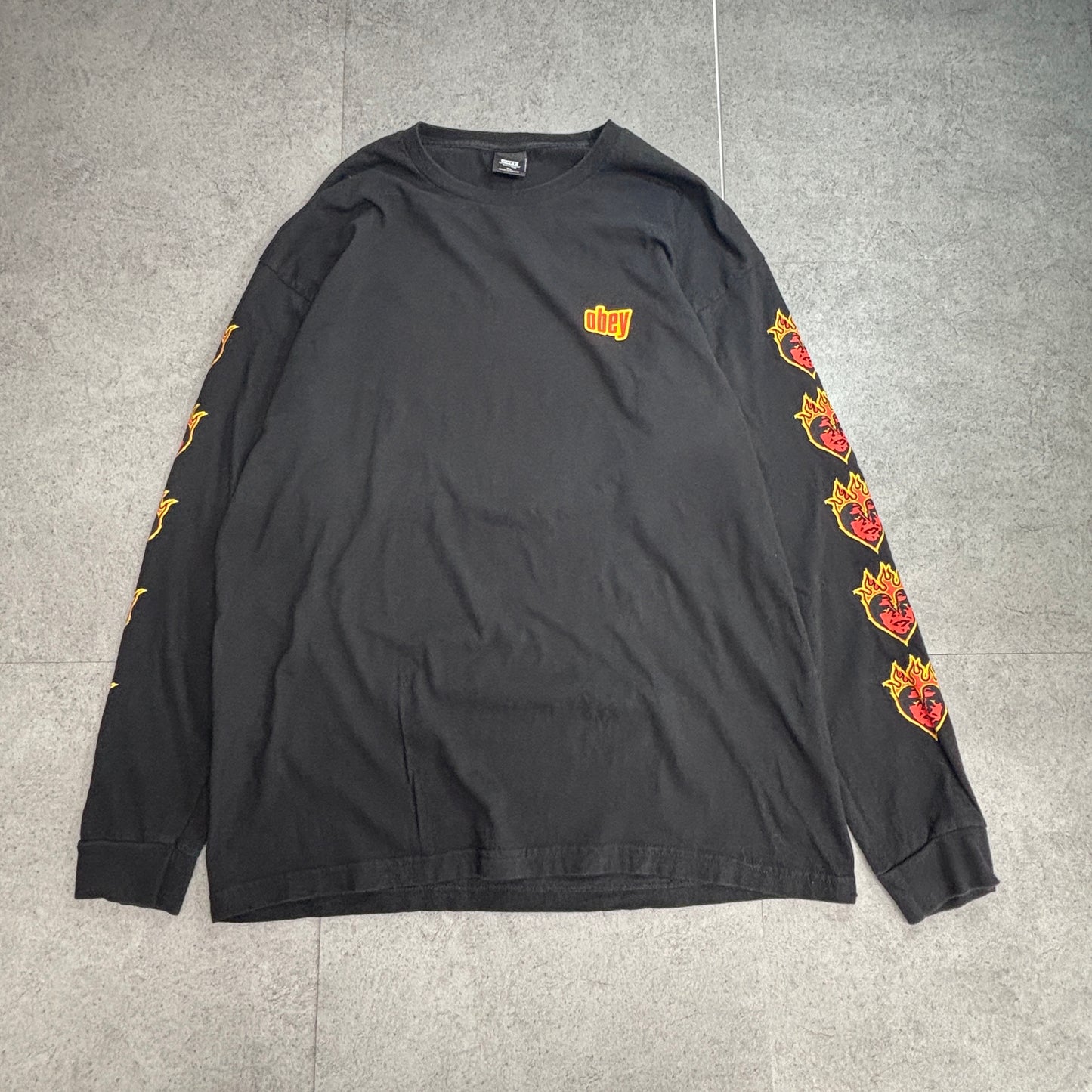 【OBEY フレイムフェイス 両袖プリント ロングスリーブTシャツ】OBEY / Quality Dissent Since 1989 / XL / MADE IN MEXICO/7-79