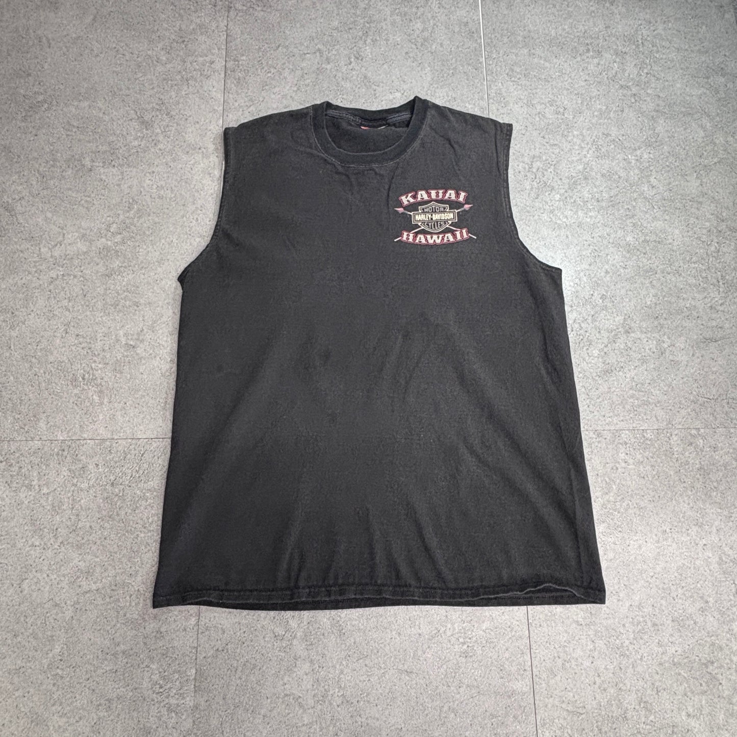 【HARLEY-DAVIDSON ノースリーブTシャツ】KAUAI HAWAII / 2011コピーライト / ブラック/7-84