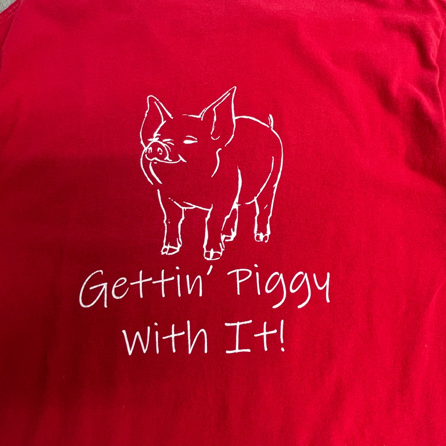 【Gettin’ Piggy With It!】Trigg County Country Ham Festival 2019 イベントTシャツ レッド/7-37