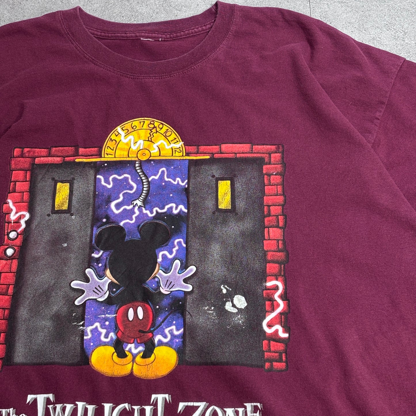 【Disney Tower of Terror ミッキーマウス プリントTシャツ ディズニー タワー・オブ・テラー バーガンディ USA古着】8-21
