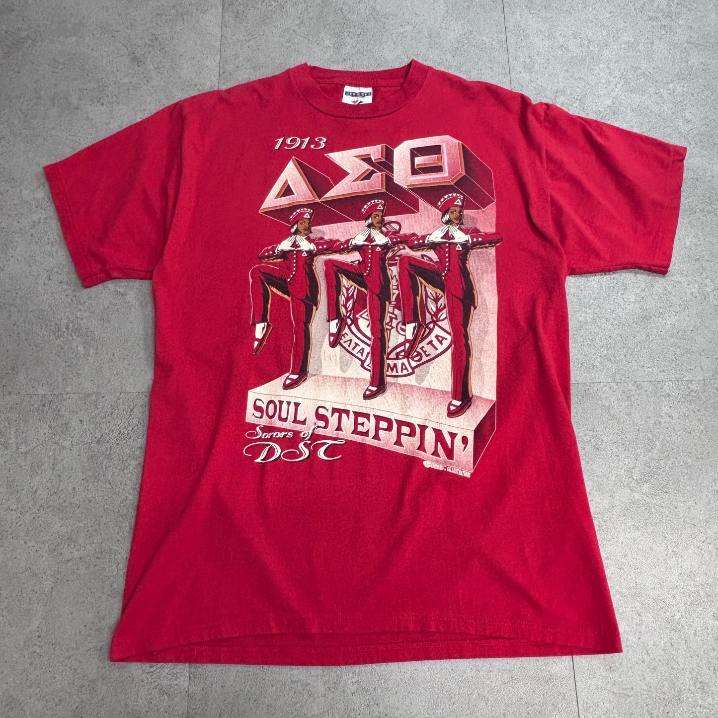 【USA製 JERZEES】Delta Sigma Theta “SOUL STEPPIN’” プリントTシャツ 1990年代 レッド/7-39
