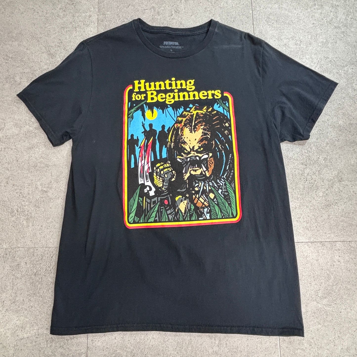 【PREDATOR（プレデター）“Hunting for Beginners” プリントTシャツ】ブラック/7-19
