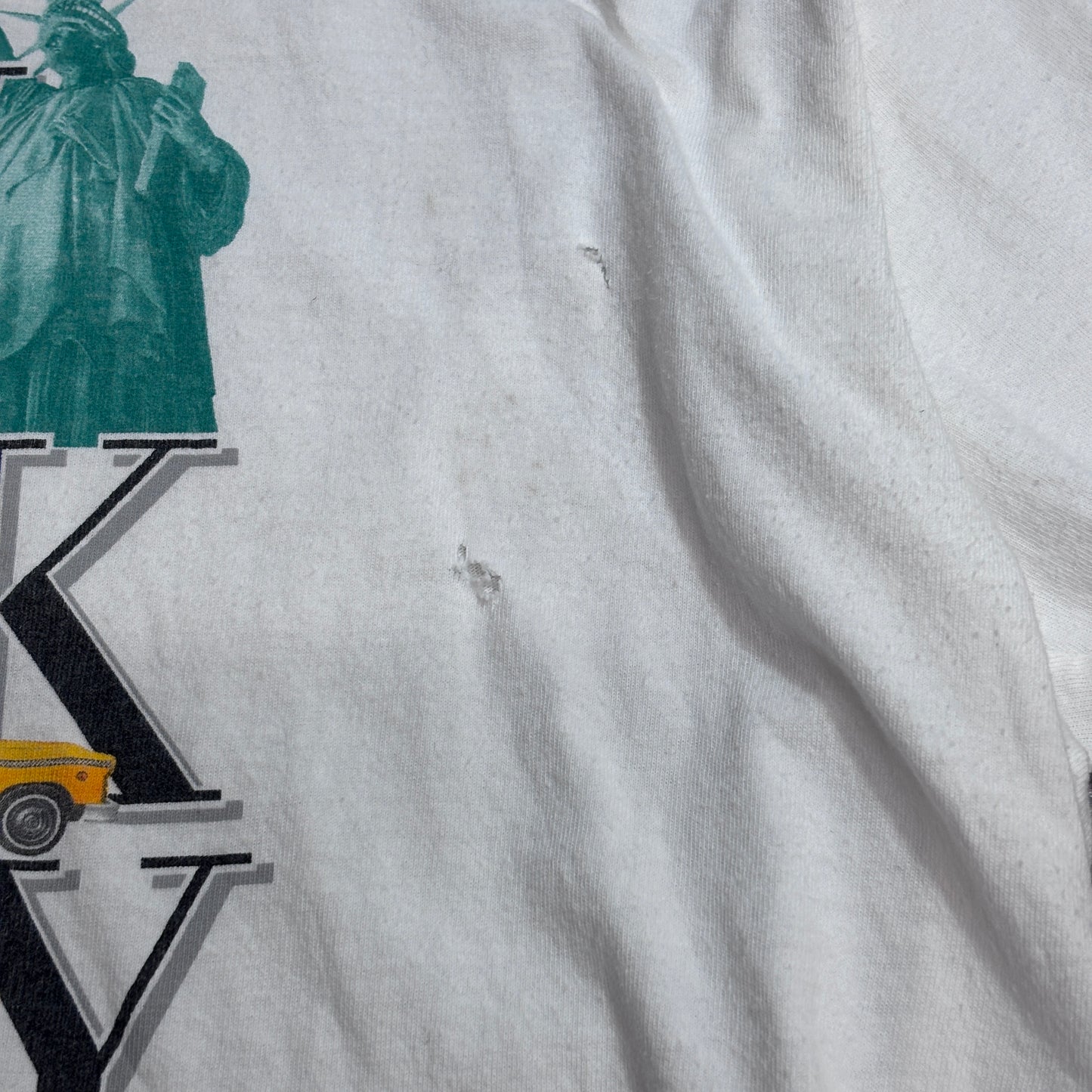 【90s USA製 The Disney Store NEW YORK CITY ミッキーマウス Tシャツ】The Disney Store / NEW YORK CITY / USA製 / ミッキーマウス/7-74