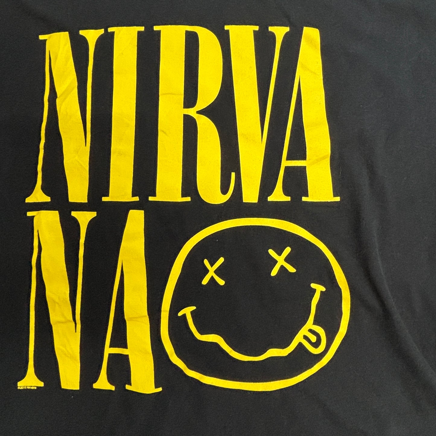 【NIRVANA（ニルヴァーナ）スマイリーフェイス ロゴプリントTシャツ】ブラック/7-13