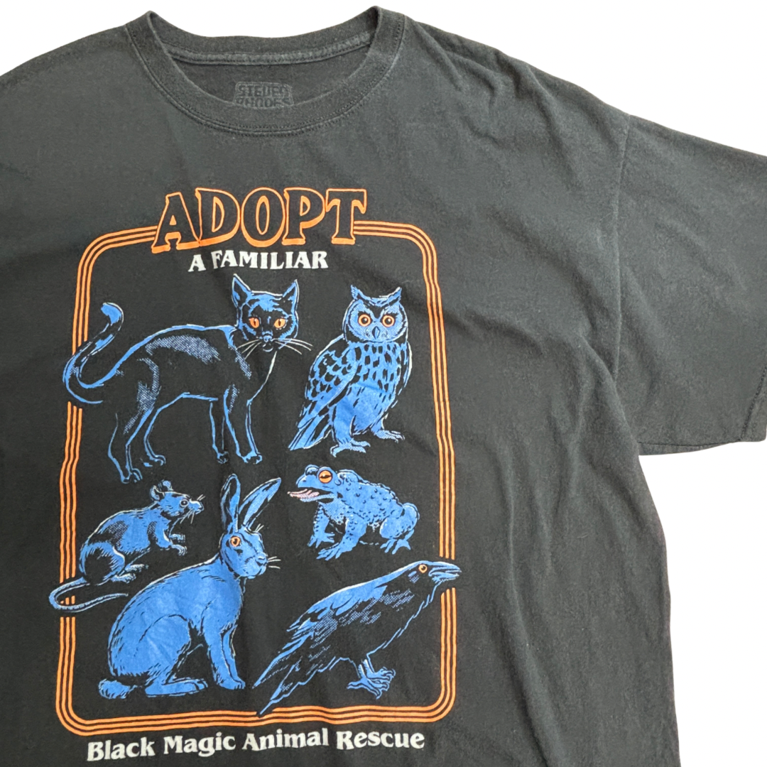 【Steven Rhodes ADOPT A FAMILIAR “Black Magic Animal Rescue” プリントTシャツ】ブラック XL/7-12