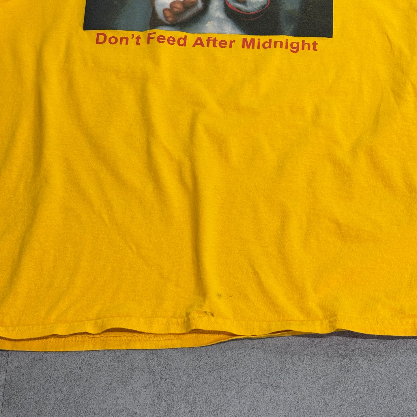 【Gremlins Gizmo プリントTシャツ】ギズモ Don’t Feed After Midnight イエロー 映画T キャラクターT 古着/8-5
