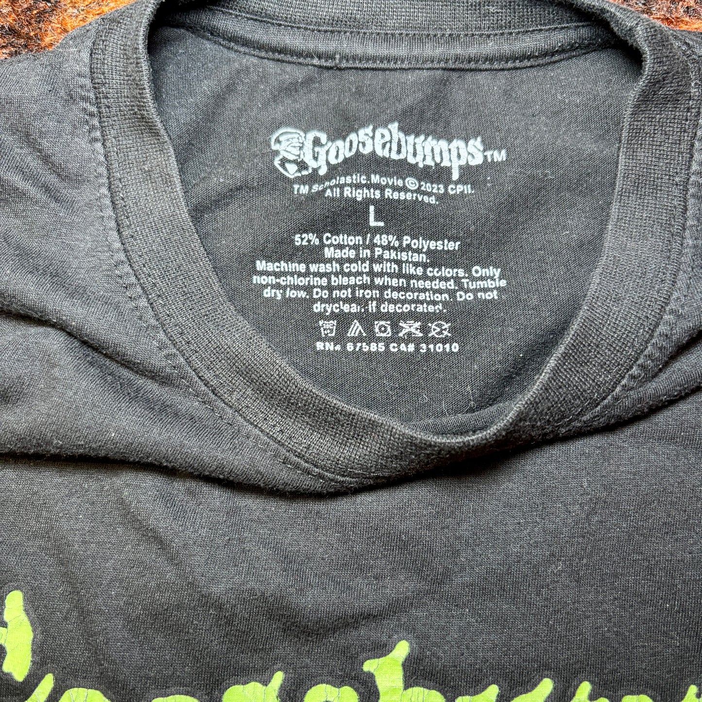 【90s ホラー】Goosebumps グースバンプス Tシャツ｜BEWARE OF MONSTERS レトロ怪奇アメコミ風