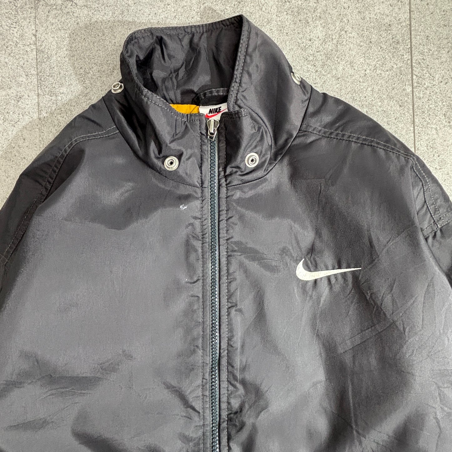NIKE 90s ナイロンジャケット ブラック×イエロー リバーシブル仕様 スウォッシュ刺繍 インド製 Sサイズ1-9