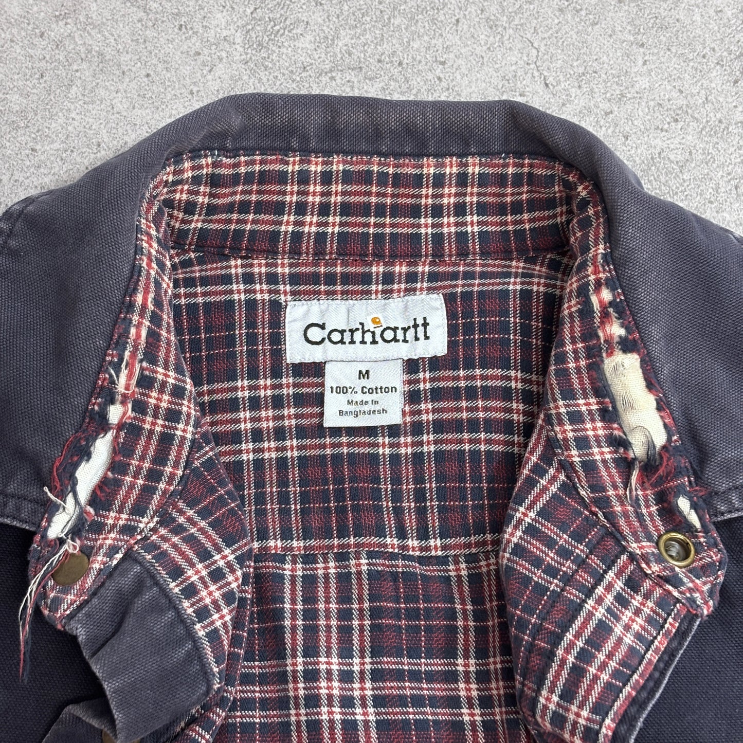 【Carhartt チェック裏地 ダック ワークシャツジャケット】ブラック系 M スナップボタン フェード 古着/8-37