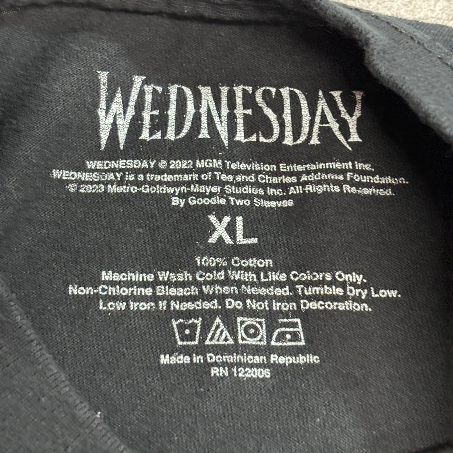 【Netflix「WEDNESDAY（ウェンズデー）」オフィシャル プリントTシャツ XL】7-109