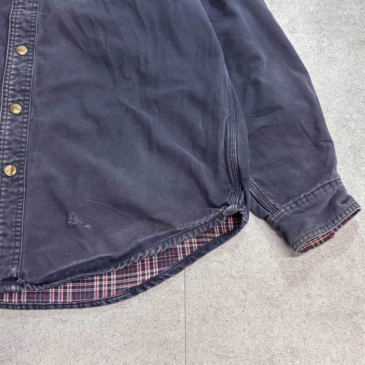 【Carhartt チェック裏地 ダック ワークシャツジャケット】ブラック系 M スナップボタン フェード 古着/8-37