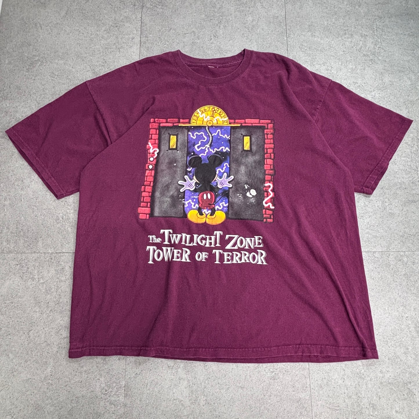 【Disney Tower of Terror ミッキーマウス プリントTシャツ ディズニー タワー・オブ・テラー バーガンディ USA古着】8-21