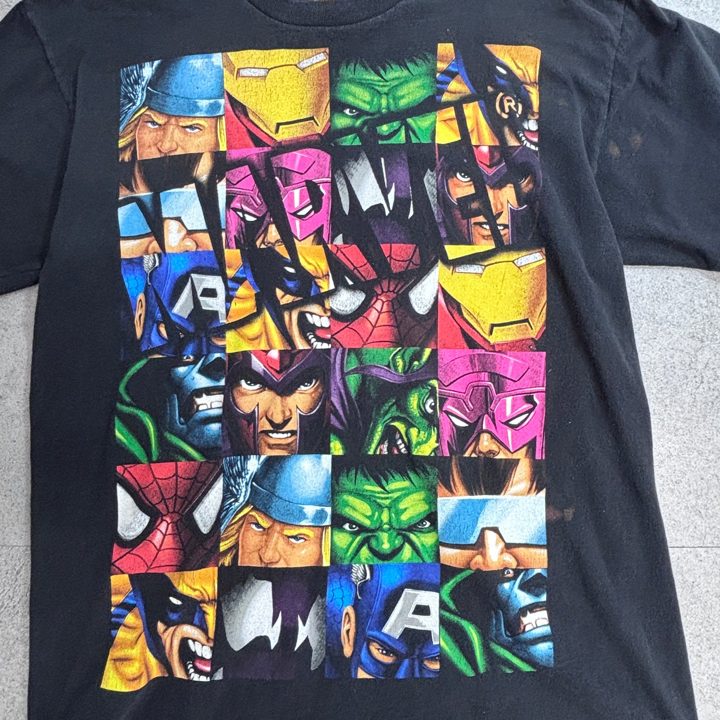 【MARVEL アベンジャーズ オールスター コミックアート プリントTシャツ】ブラック/7-26