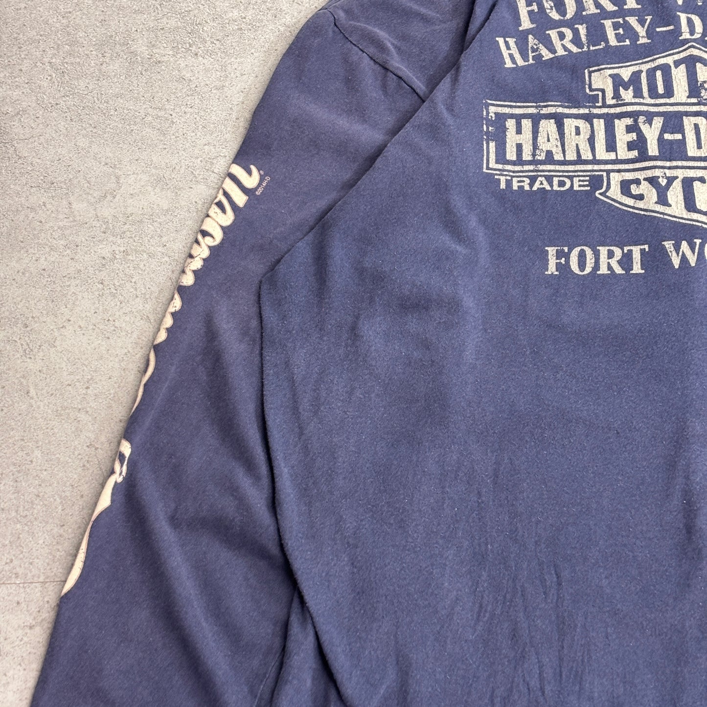 【HARLEY-DAVIDSON “American Legend” ロングスリーブTシャツ】FORT WORTH TEXAS ネイビー 両面・袖プリント 2014/8-46