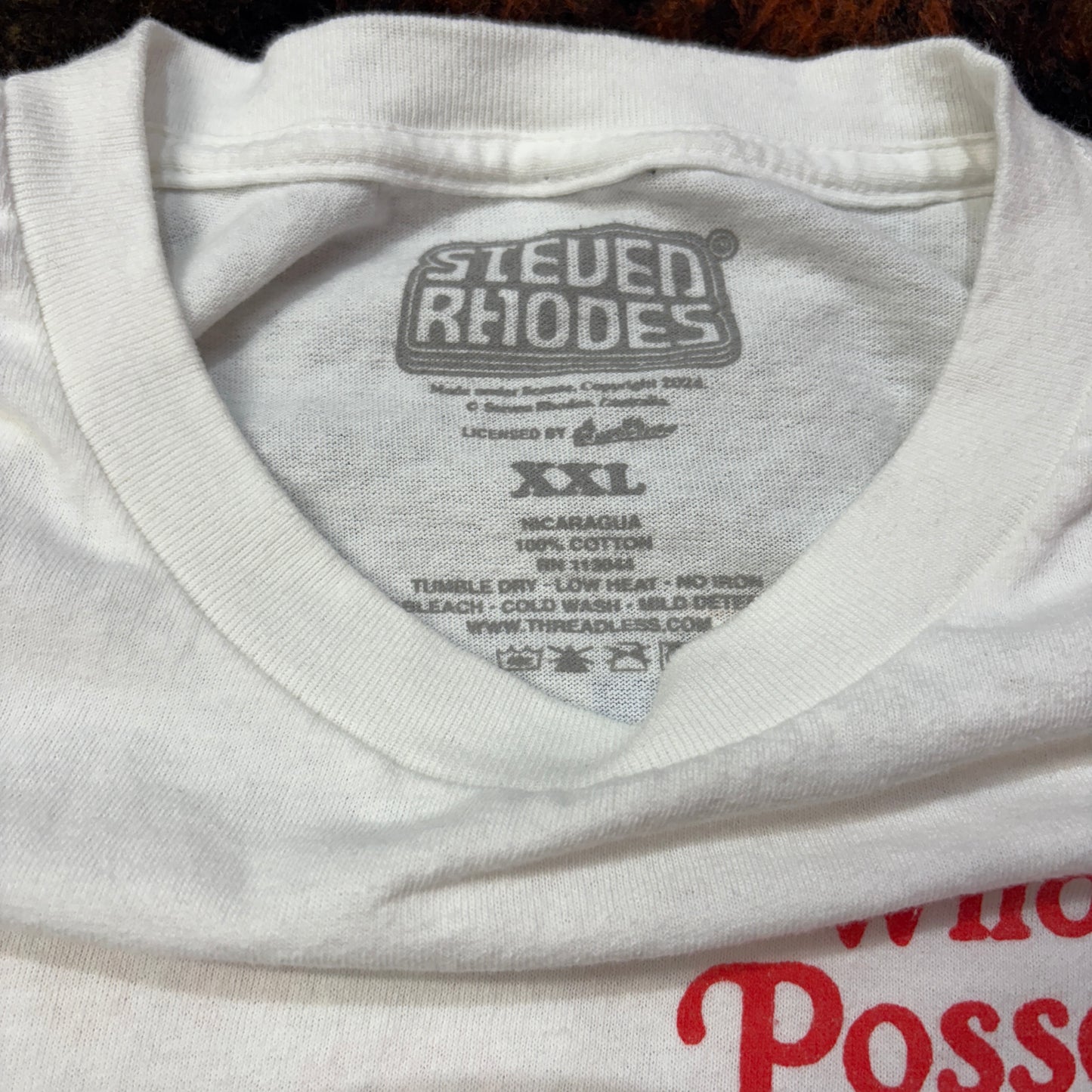 【Steven Rhodes】Who’s Possessed Johnny? ホラー風ヴィンテージTシャツ｜ユーモア × ブラックジョーク × アートT