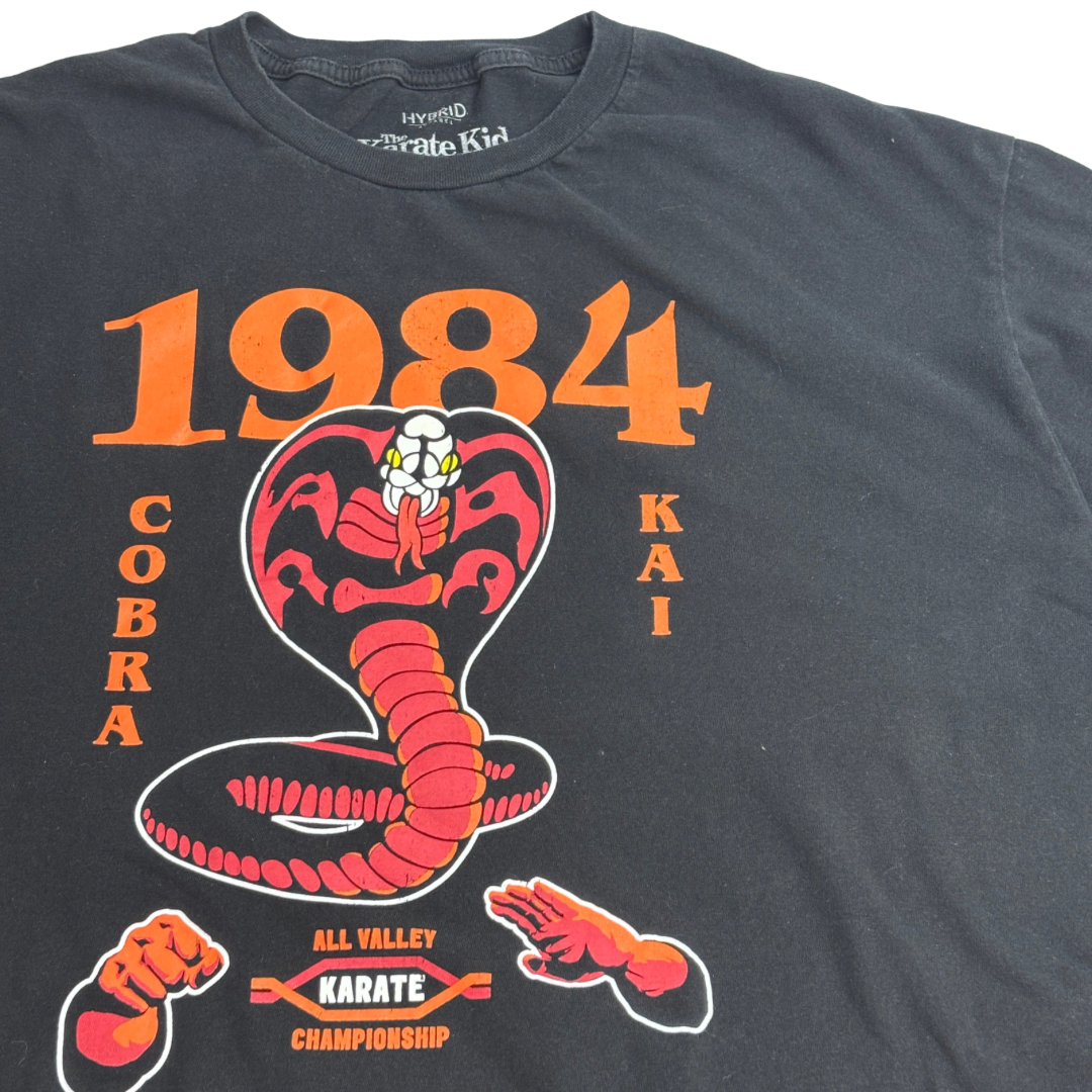 【The Karate Kid 1984 Cobra Kai プリントTシャツ】HYBRID APPAREL 2XL ブラック 映画Tシャツ/8-42