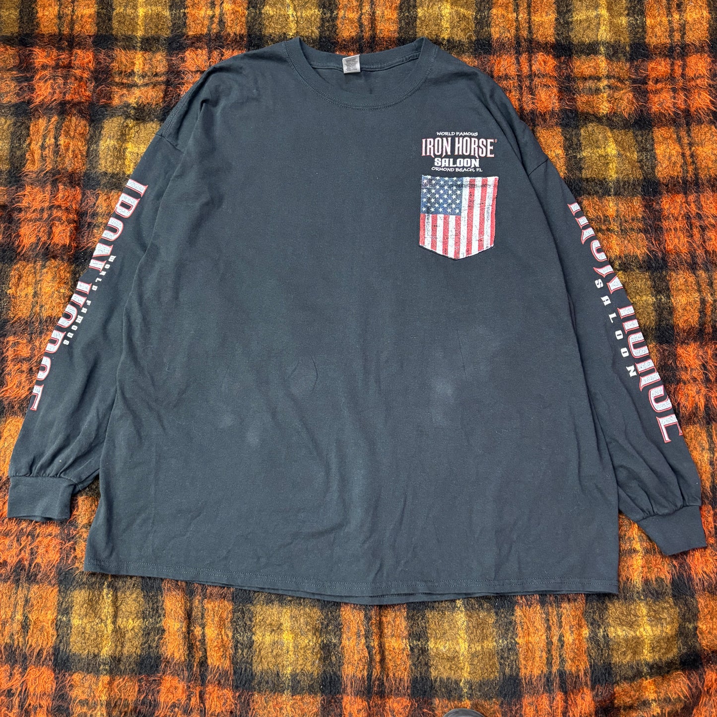 【2020年製】IRON HORSE SALOON ロンT｜バイカーロングスリーブTシャツ アメリカ製風プリント USA国旗ポケット付き