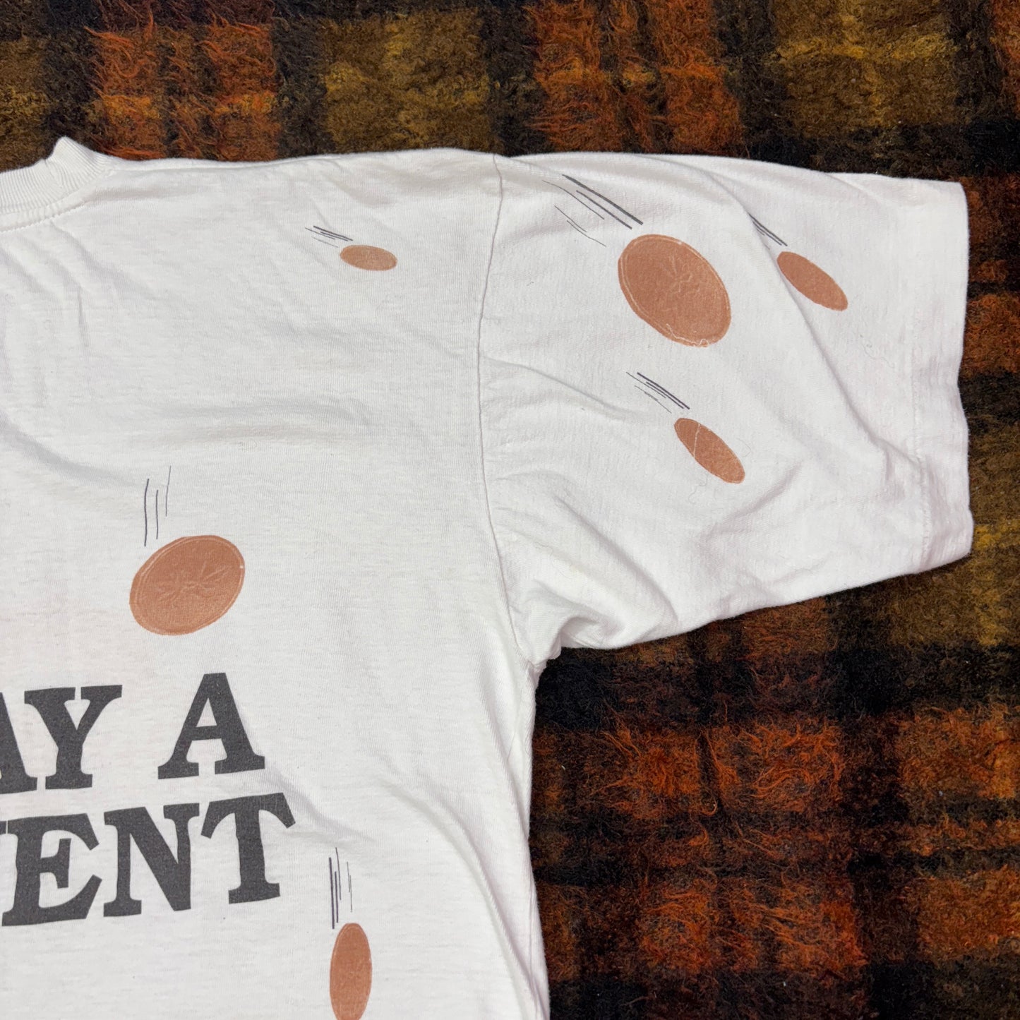 【ヴィンテージ風】Food City “Pay A Cent Event” 両面プリントTシャツ／ユニークペニーデザイン／USAカルチャー系・古着スタイルに◎