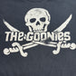 【THE GOONIES スカル&クロスソード プリントTシャツ】RIPPLE JUNCTION / THE GOONIES / Warner Bros. Entertainment Inc. / メキシコ製/7-71