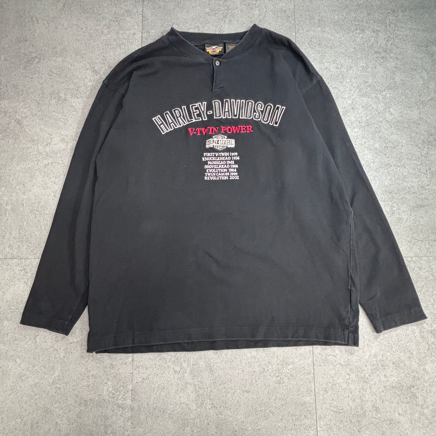 【HARLEY-DAVIDSON V-TWIN POWER ヘンリーネック ロングスリーブTシャツ】ブラック 刺繍 マカオ製/8-47