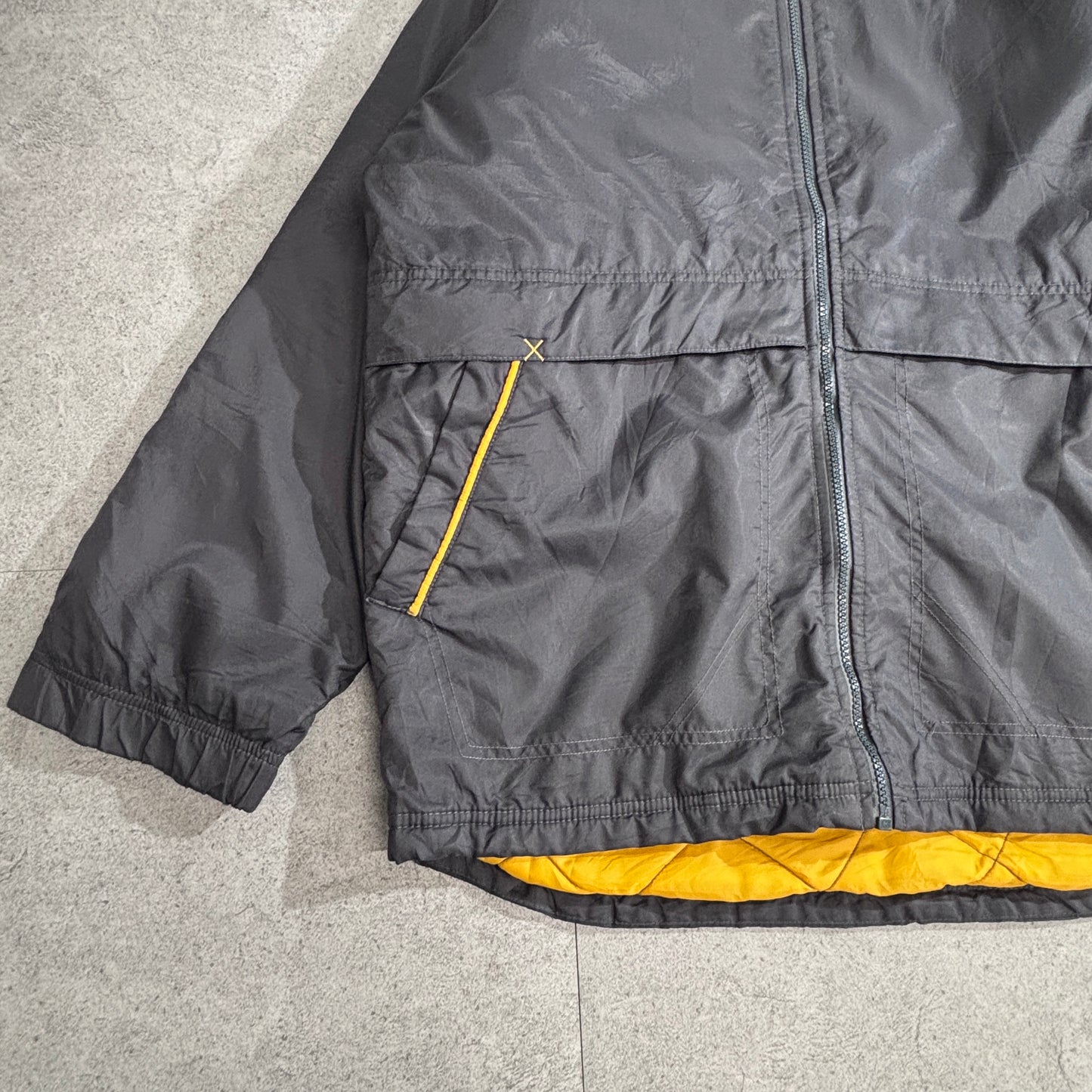 NIKE 90s ナイロンジャケット ブラック×イエロー リバーシブル仕様 スウォッシュ刺繍 インド製 Sサイズ1-9