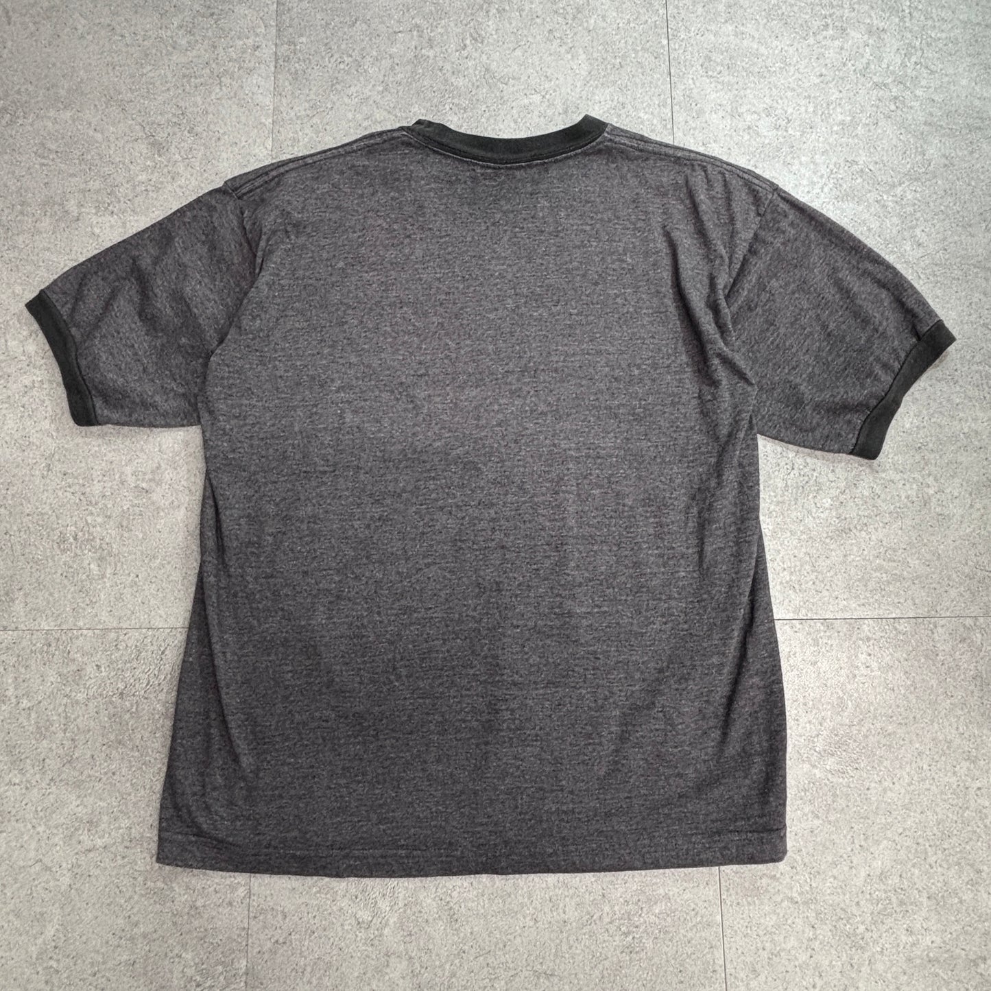 【SPEED RACER（スピードレーサー／マッハGoGoGo）リンガーTシャツ】レーシング プリントTシャツ チャコールグレー/7-33