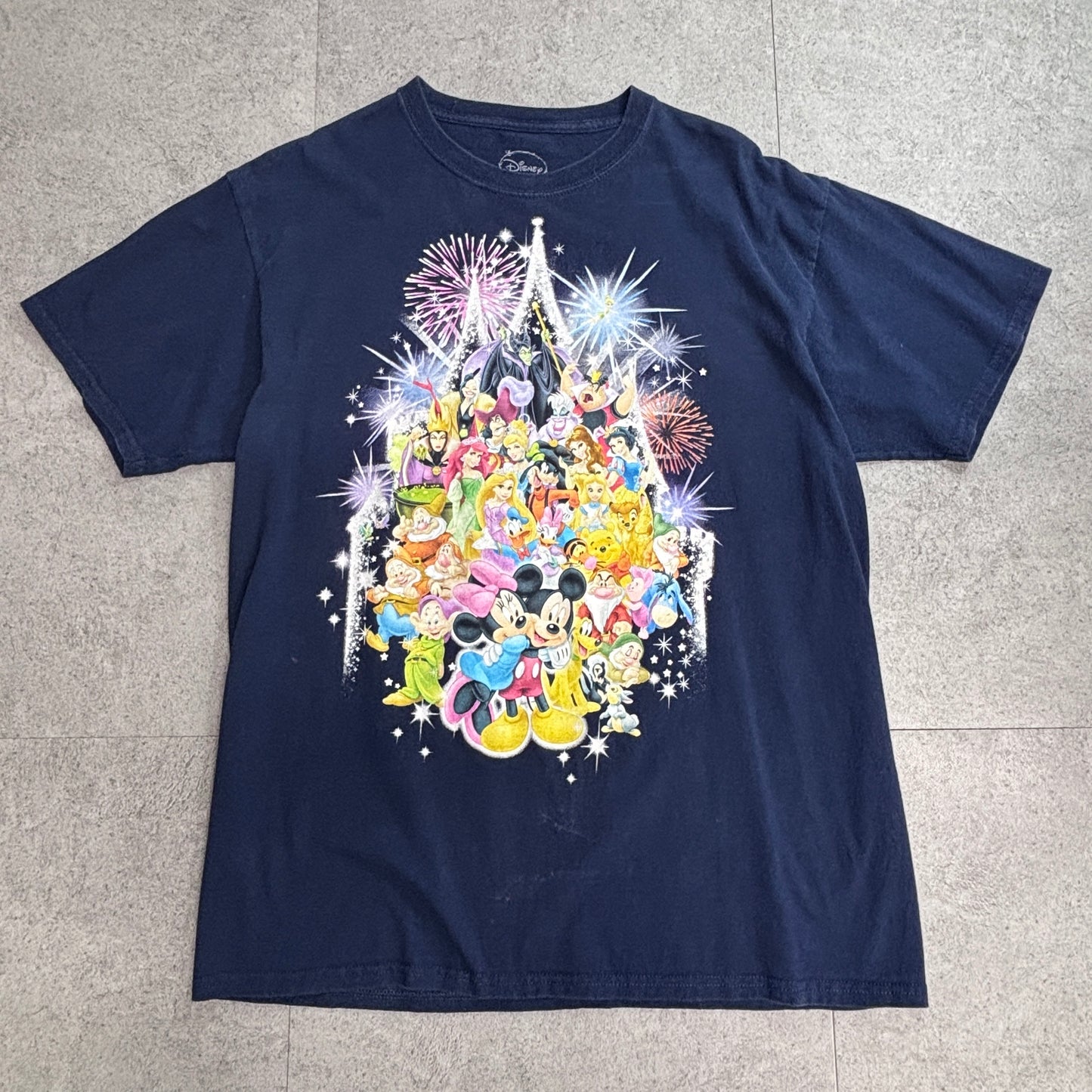 【Disney（ディズニー）キャラクターTシャツ】オールスター キャッスル プリントTシャツ ネイビー/7-34
