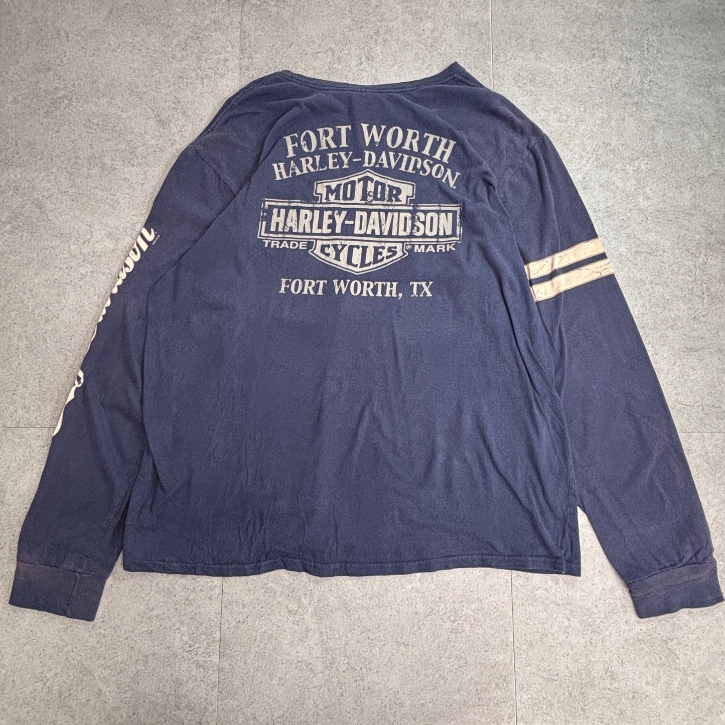 【HARLEY-DAVIDSON “American Legend” ロングスリーブTシャツ】FORT WORTH TEXAS ネイビー 両面・袖プリント 2014/8-46