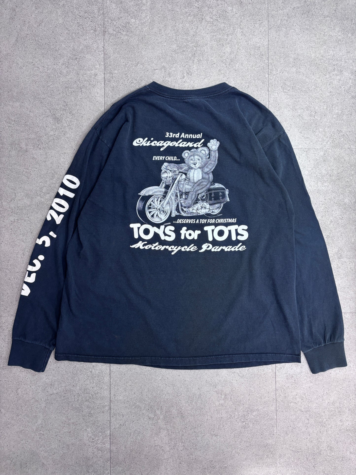 2010年 TOYS for TOTS シカゴランド ロンT ブラック L相当 フェード ボロタグ 企業イベント 長袖Tシャツ/4-14