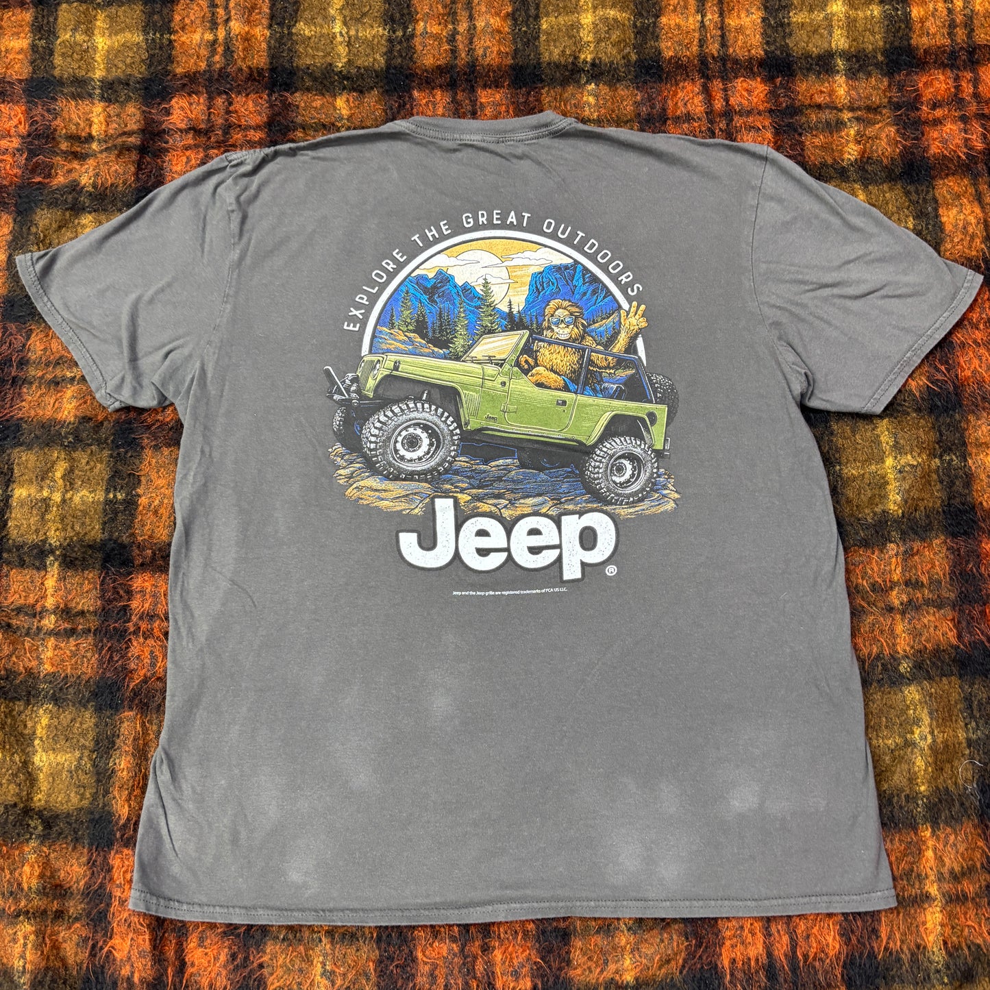 【Jeep公式】ビッグフット オフロードTシャツ｜アウトドア × SUVグラフィック