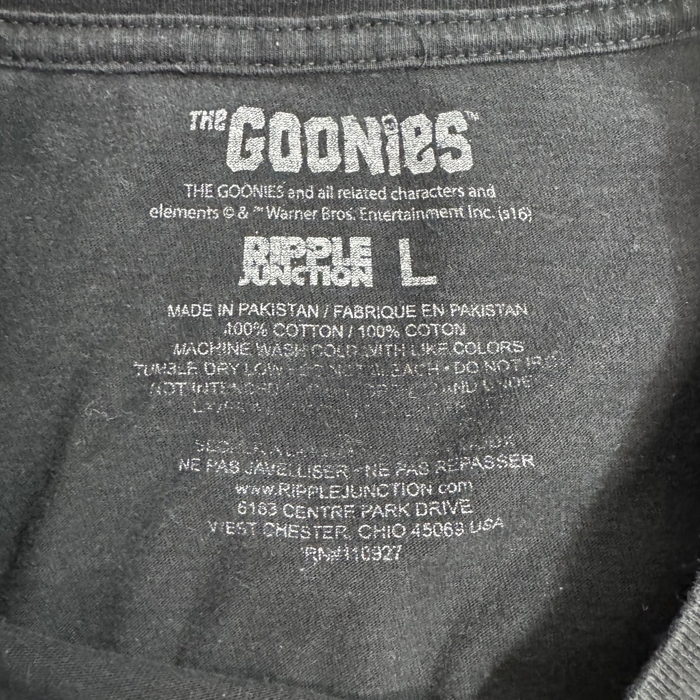 【The Goonies “Do the truffle shuffle!” フォトプリントTシャツ】映画T / ムービーT / ブラック / RIPPLE JUNCTION/6-9