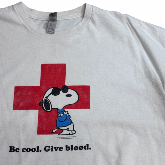 【2023 PEANUTS SNOOPY × American Red Cross Tシャツ】Be cool. Give blood. GILDAN Ultra Cotton ホワイト 2XL 古着/8-71